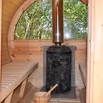 Prázdninový dům Awesome In With Sauna *